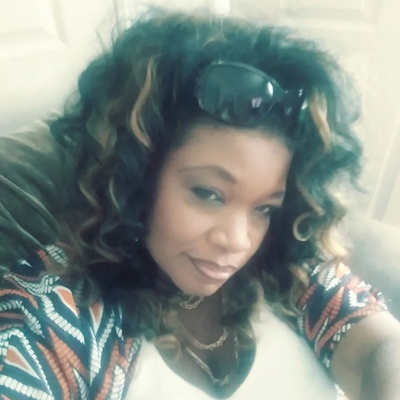 Meet your Posher, Mekkia - Picture 1 of 1